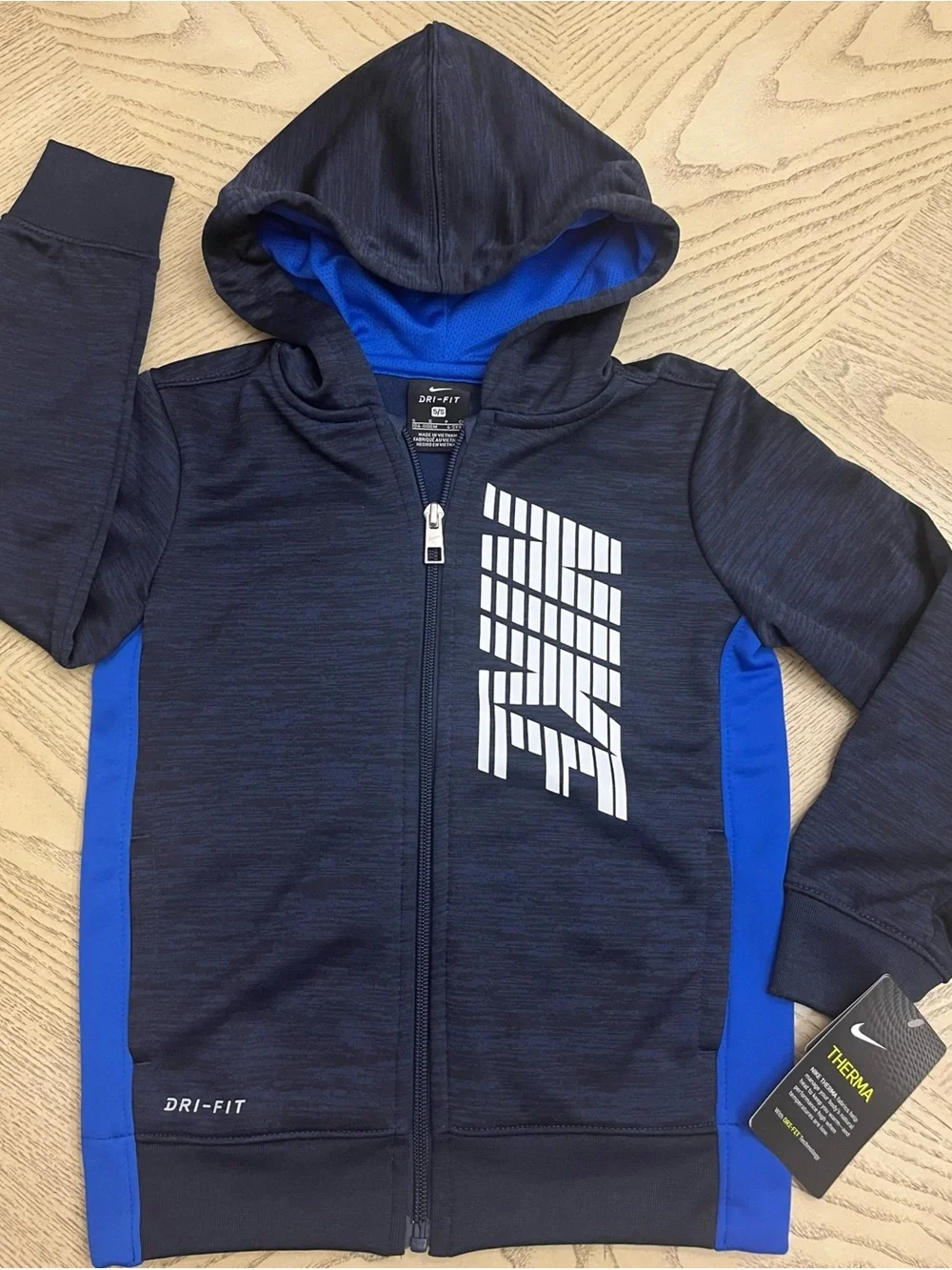 *BUNDLE* Boys Nike Jacket & Jogger Size 5
